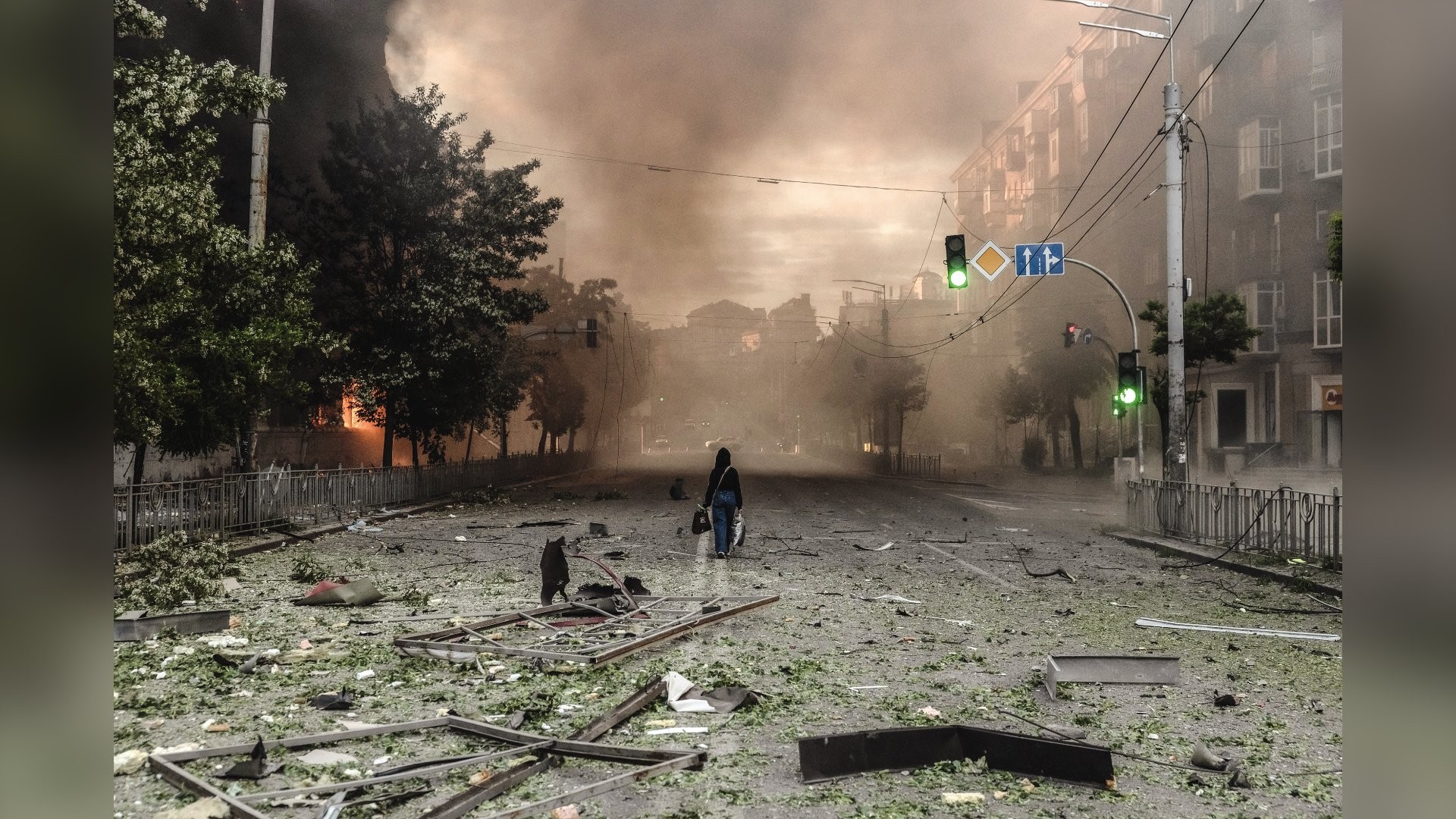 O artefato, que viaja a uma velocidade dez vezes superior à do som e contém a assustadora capacidade de alojar ogivas nucleares (o que não foi o caso agora), percorreu mais de 1 000 quilômetros até atingir uma área ao sul de Kiev, deixando quatro mortos, dezenas de feridos e um cenário de devastação
