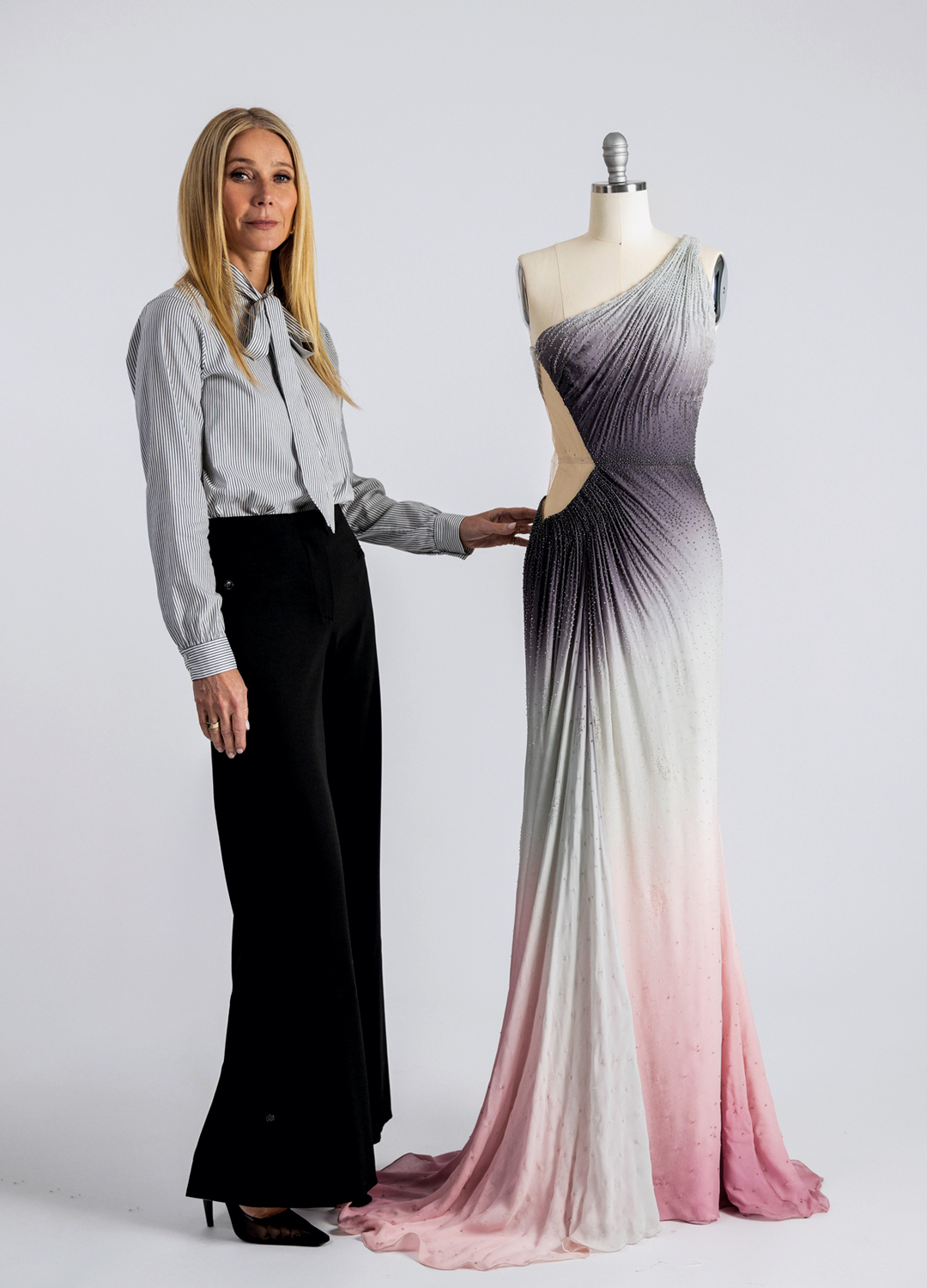 NARRATIVA - Os looks de Gwyneth Paltrow: até o longo do Oscar foi arrematado