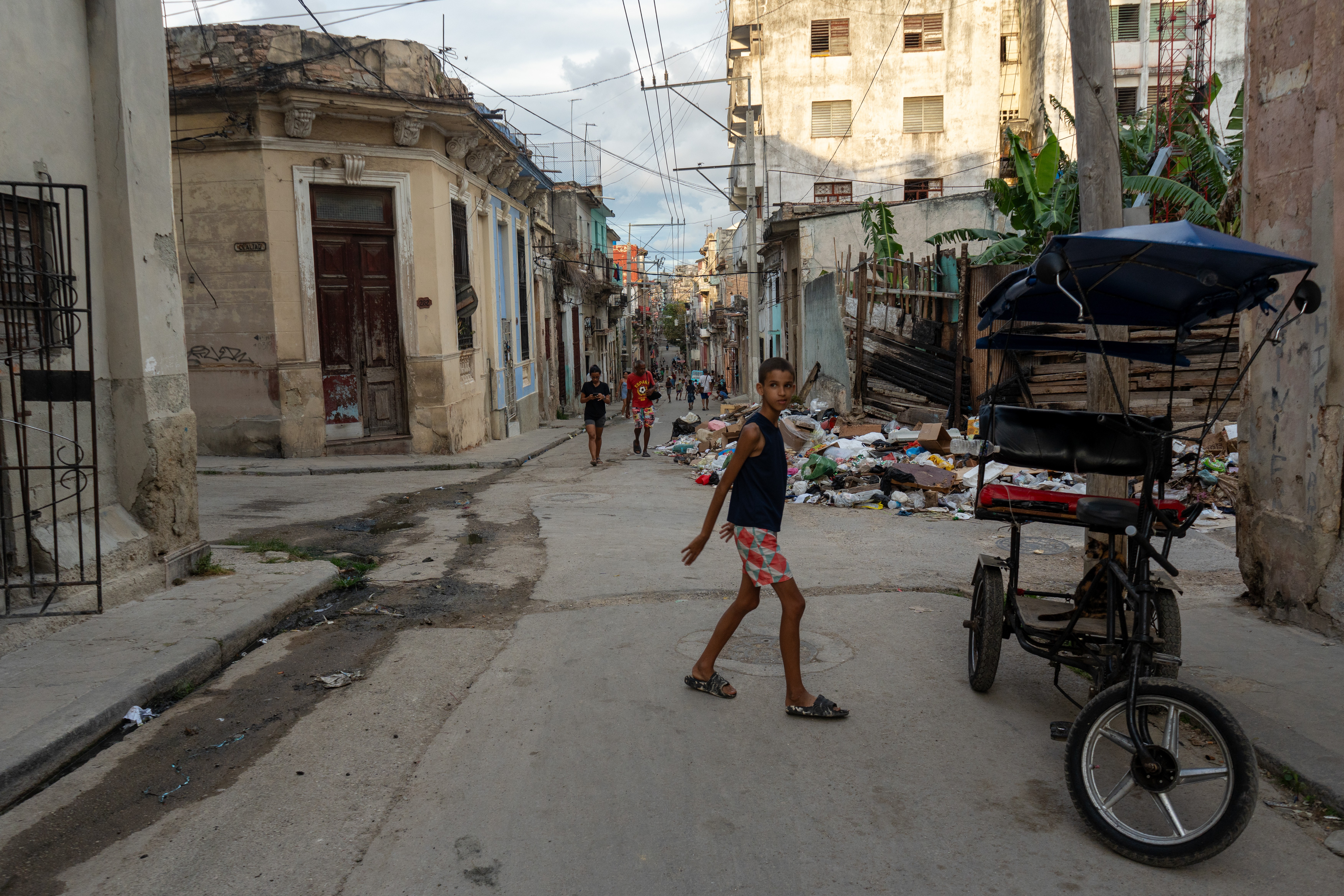 Lixo acumulado nas ruas de Cuba