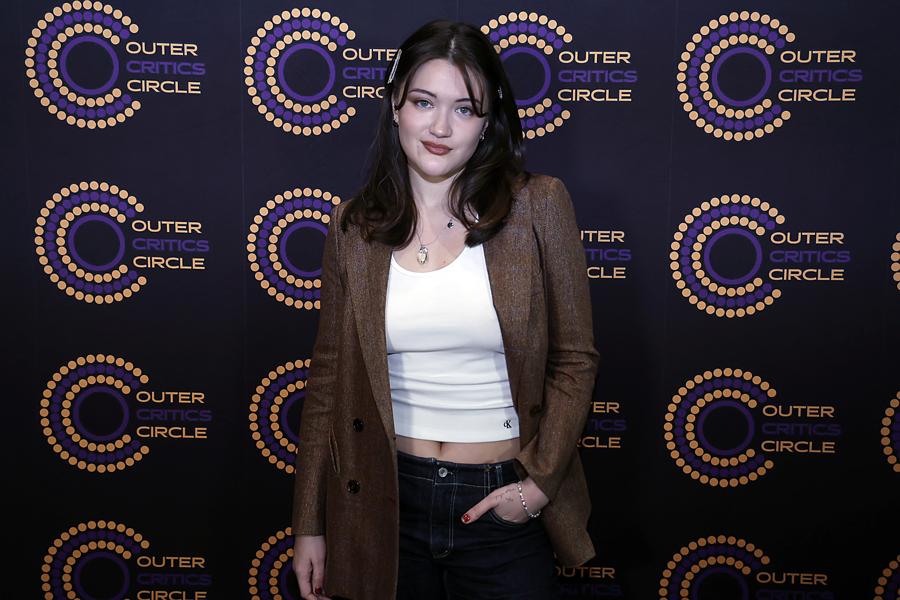 Isa Briones em cerimônia de nomeação para a 76ª edição anual do Outer Critics Circle Award, em Nova York
