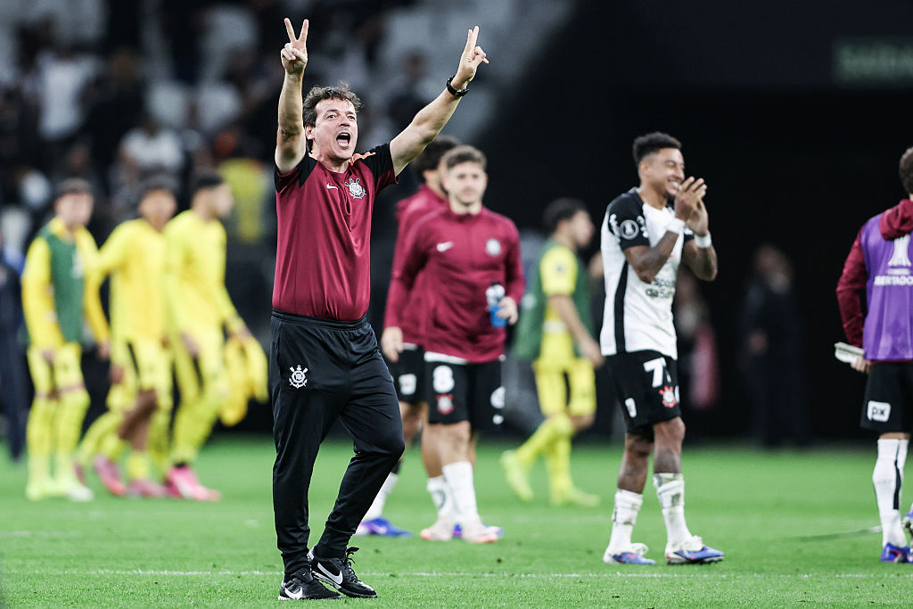 Corinthians domina a Libertadores 2026 sob o comando de Diniz