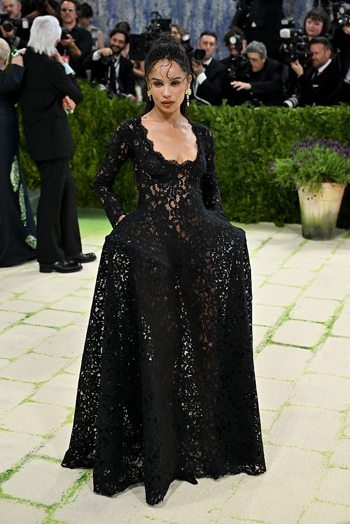 Zoe Kravitz veste Saint Laurent