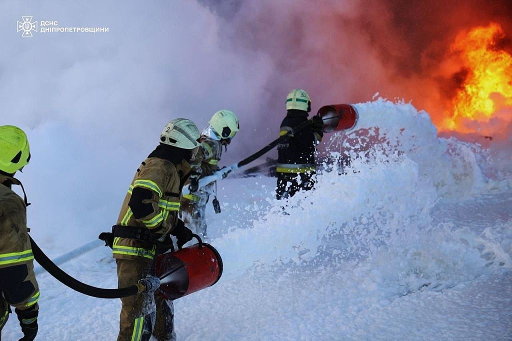 DNIPROPETROVSK REGION, UKRAINE - MAY 13: (----EDITORIAL USE ONLY â" MANDATORY CREDIT - 'STATE EMERGENCY SERVICE OF UKRAINE / HANDOUT' - NO MARKETING NO ADVERTISING CAMPAIGNS - DISTRIBUTED AS A SERVICE TO CLIENTS----) Firefighting teams deal with the aftermath of heavy Russian attacks across the Dnipropetrovsk region, including Kryvyi Rih, Nikopol, and Synelnykove districts, Ukraine, on May 13, 2026. The strikes resulted in multiple fatalities and injuries, including children, while causing extensive damage to residential areas, infrastructure, and gas pipelines, with rescue workers also coming under fire during their operations. (Photo by State Emergency Service of Ukraine/Anadolu via Getty Images)