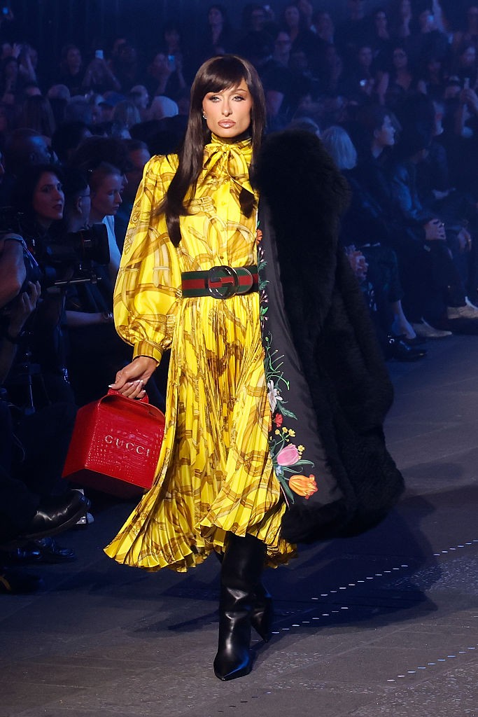 Paris Hilton desfila para Gucci Cruise 2026/2027