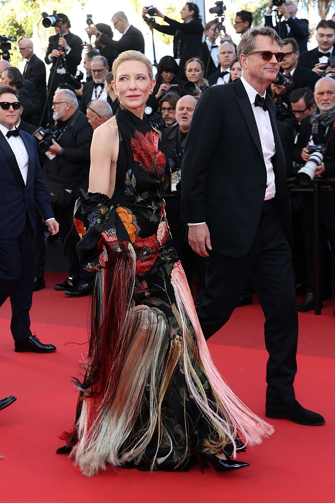 Cate Blanchett veste Givenchy por Sarah Burton