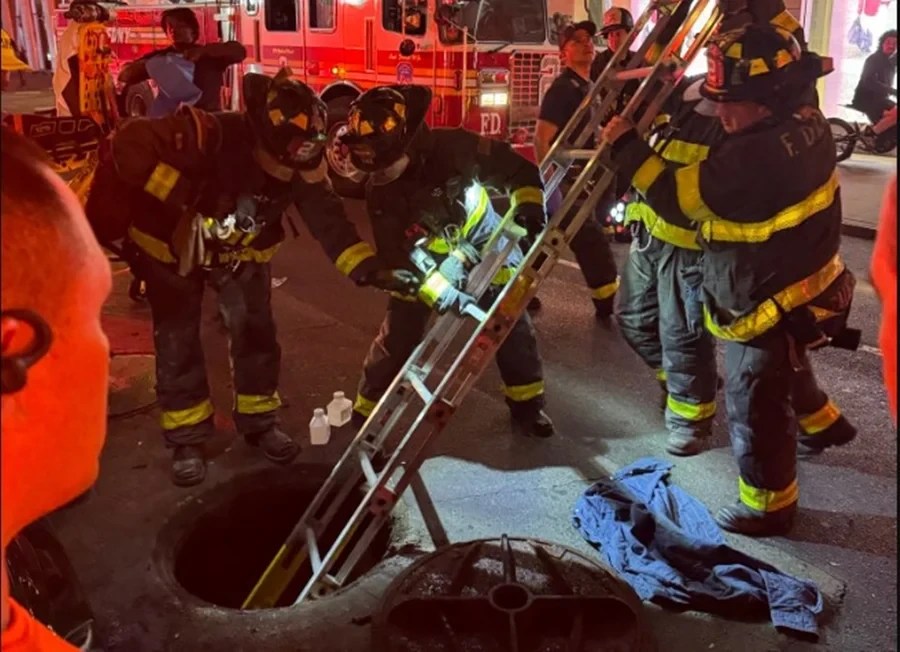 Mulher morre após cair em bueiro sem tampa em bairro de luxo de Nova York