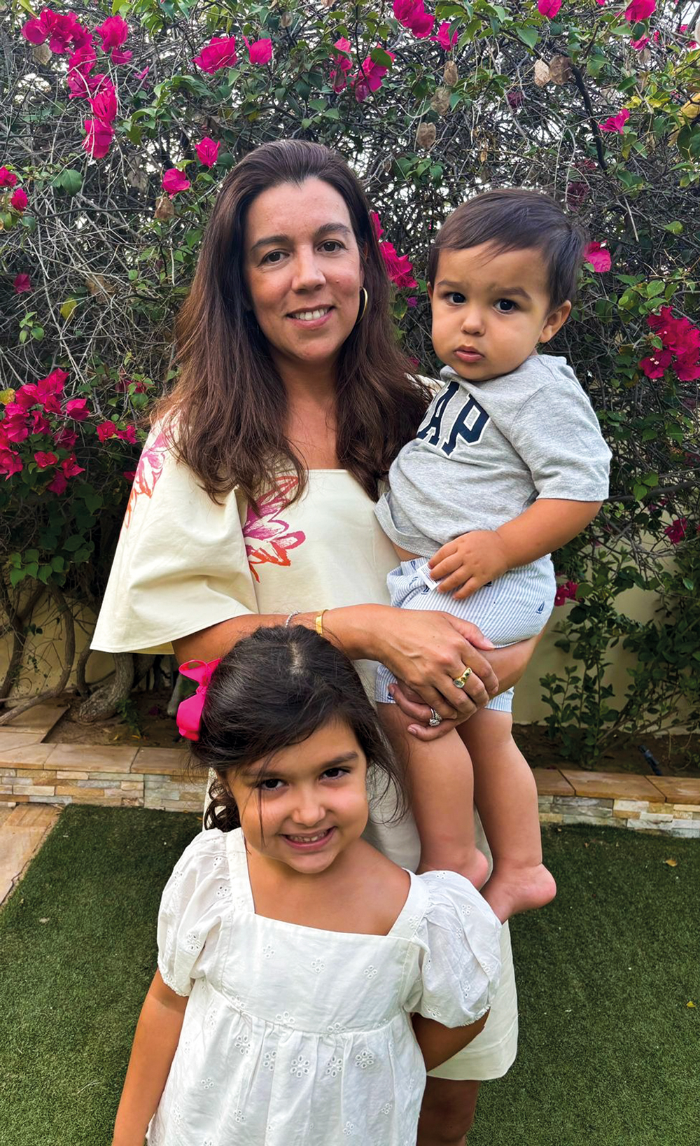 DO MEDO À CONFIANÇA - Em sua estreia na maternidade, tudo pesava para a advogada Marianna Rebello, de 42 anos, mãe de Julia, de 6, e de Pedro, de 1 ano. No segundo round, morando inclusive longe da família, em Dubai, ela trabalhou até dias antes do parto e tudo fluiu com maior leveza. “Estava mais preparada”, diz.