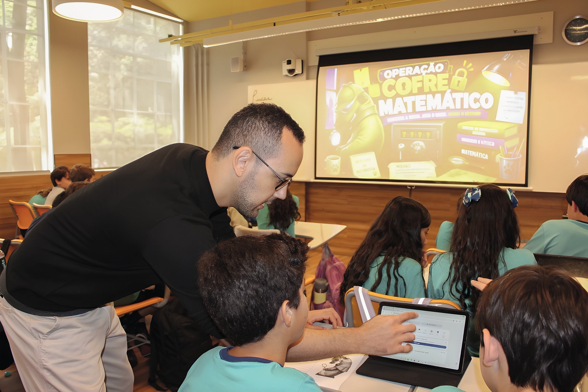 LIÇÃO RENOVADA - Escola Bernoulli: vídeo, música e ensino personalizados