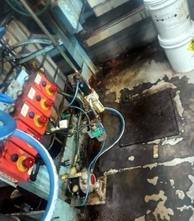 Equipamentos com marcas de corrosão em fábrica da Ypê em Amparo (SP)