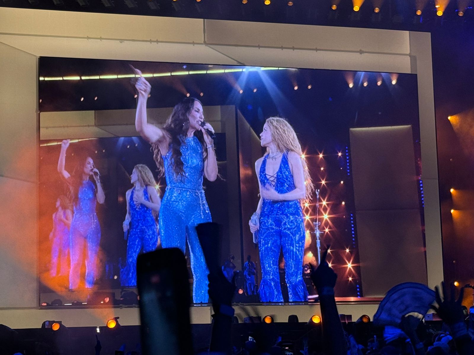 Ivete Sangalo e Shakira em Copacabana