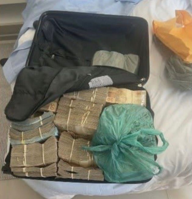 Mala com R$ 500 mil em dinheiro vivo: imagem estava no celular de Thiago Rangel, preso pela PF
