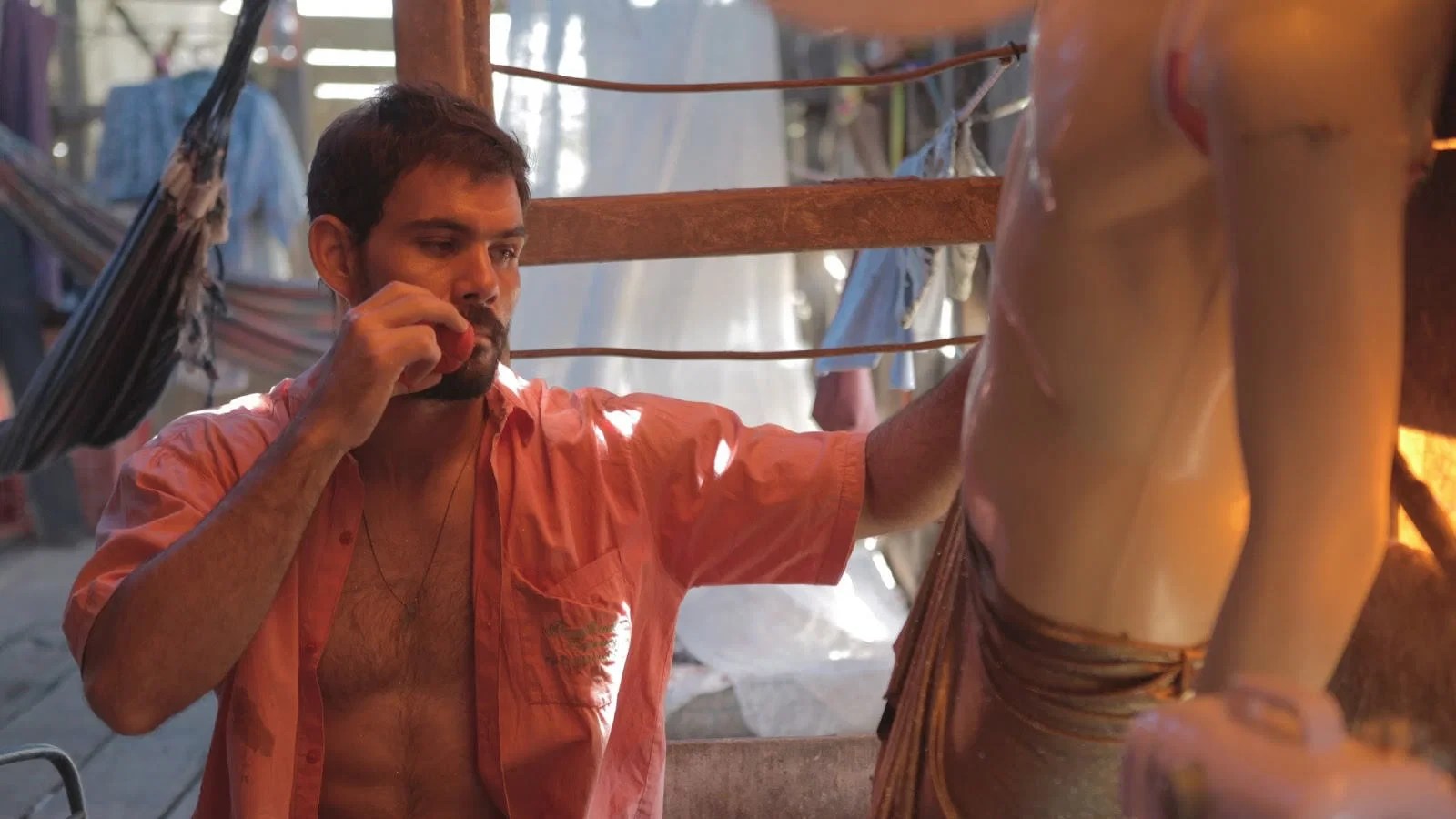 O filme em que Juliano Cazarré desconstrói a masculinidade