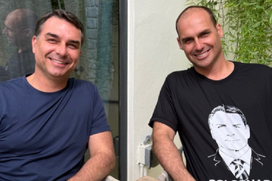 Flávio Bolsonaro e Eduardo Bolsonaro