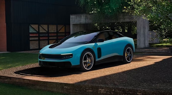 Ferrari lança primeiro carro elétrico por meio milhão de euros e mira clientes jovens