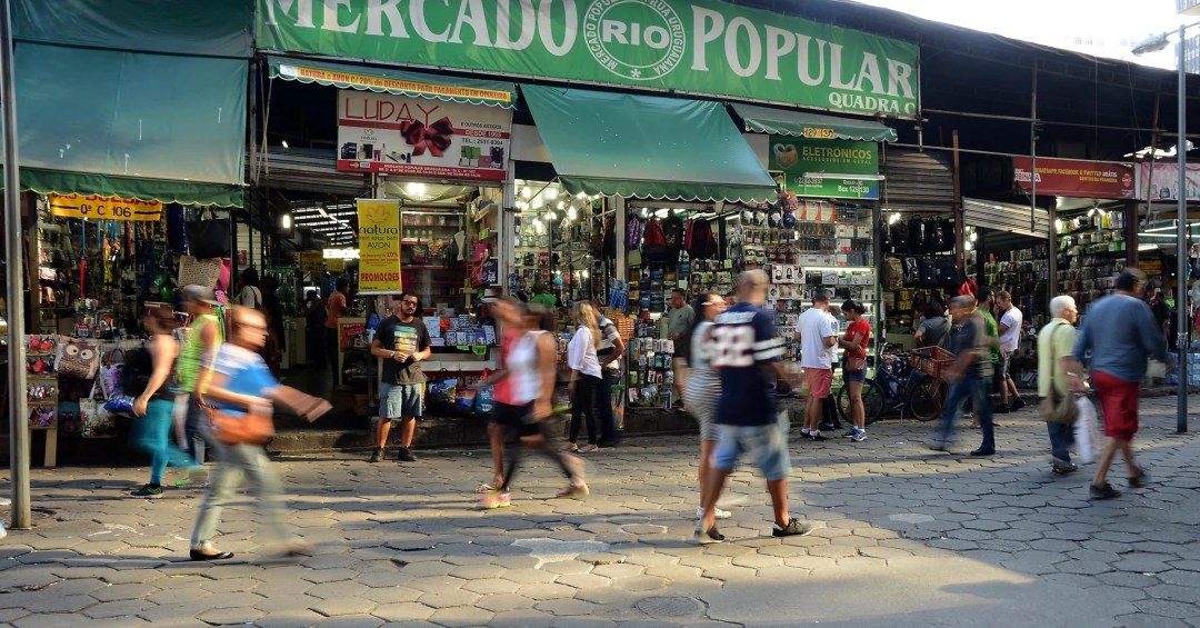 Policial aposentado é preso por esquema em camelódromo no Rio