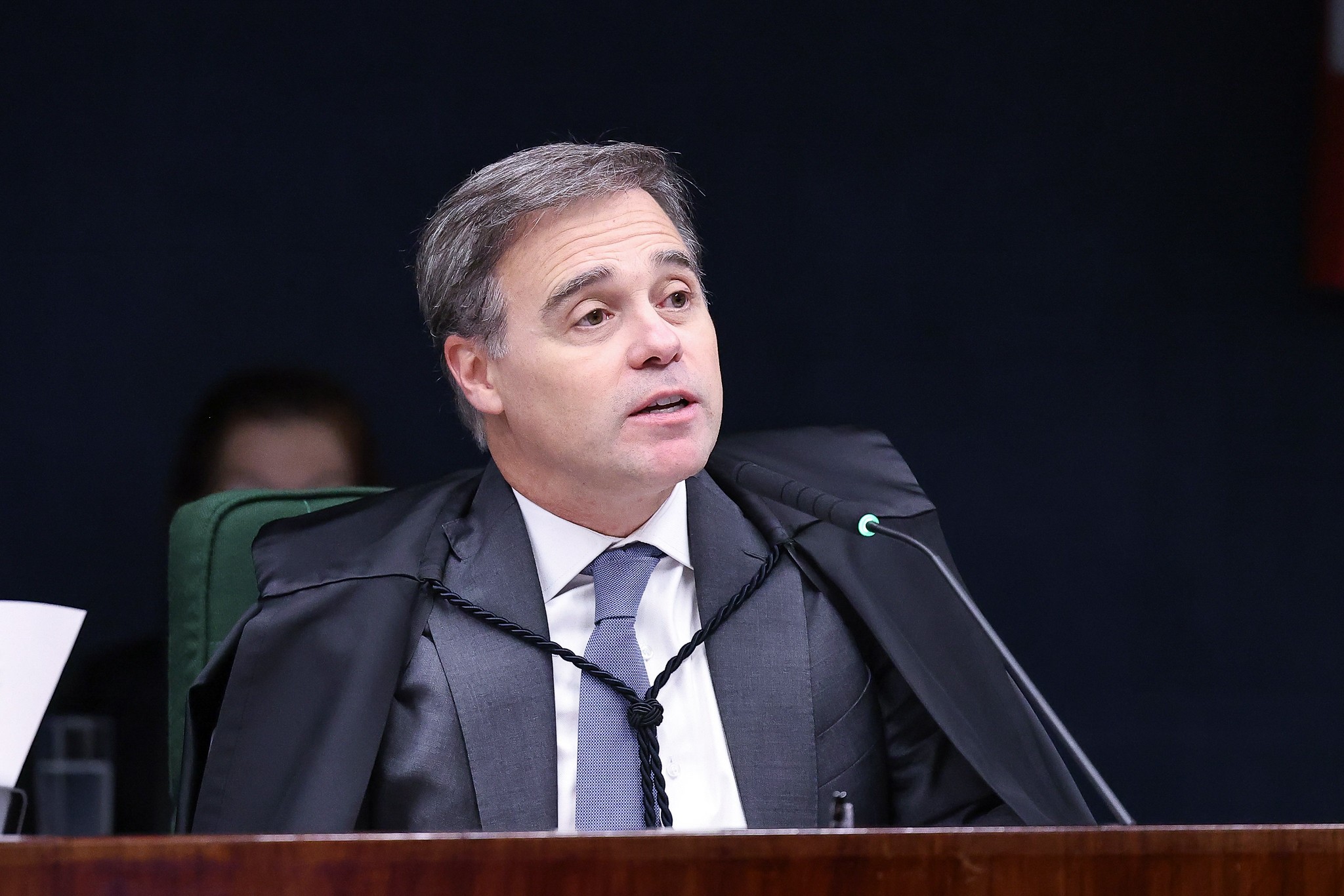 O alerta da PF a Mendonça contra liberdade a pai de Vorcaro