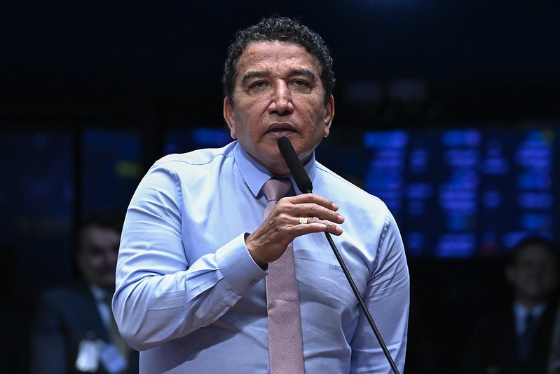 Justiça manda remover publicações com ofensas a Magno Malta