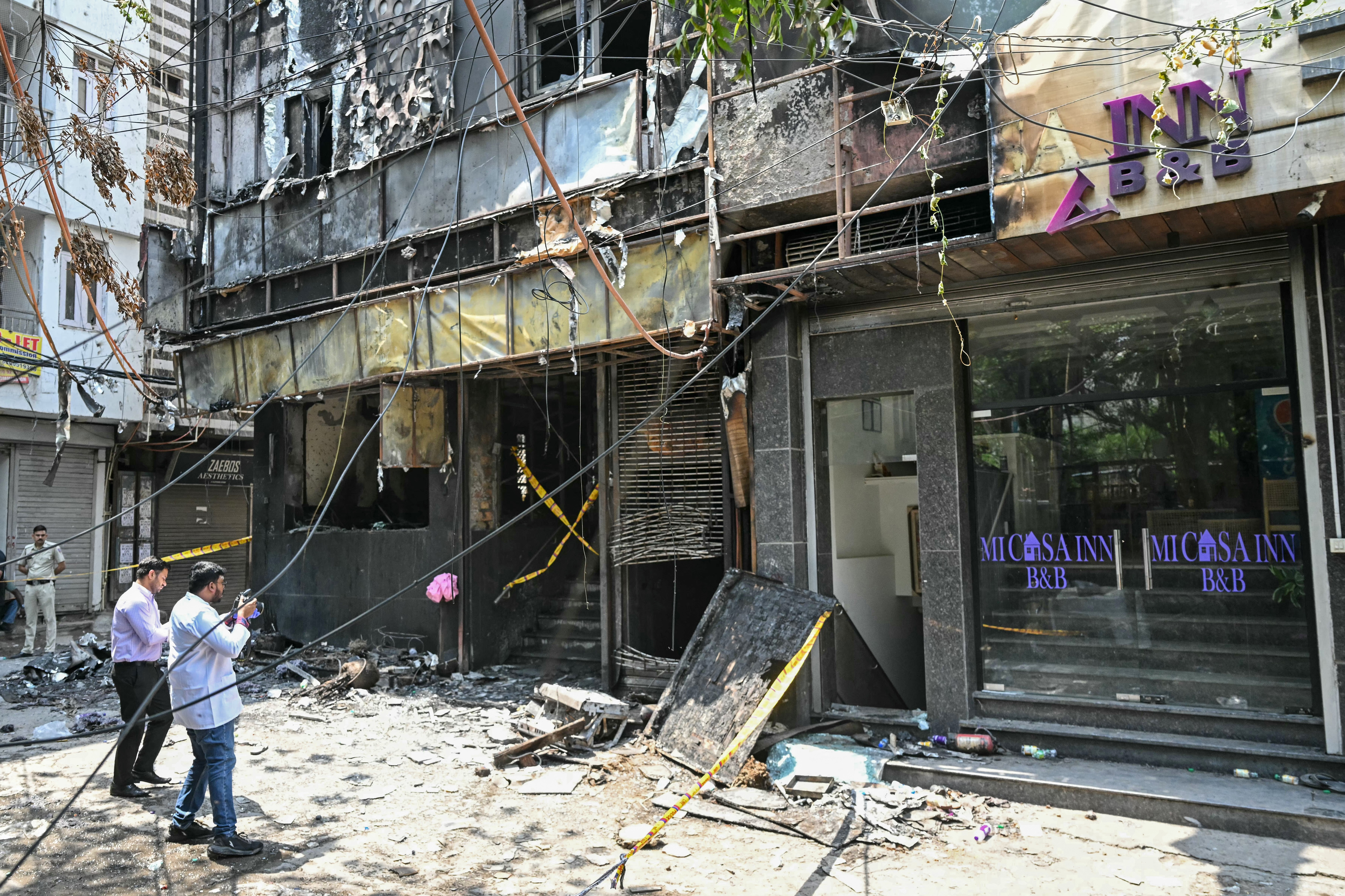 Incêndio atinge hotel em Nova Délhi, na Índia, e deixa mais de 20 mortos; veja vídeo