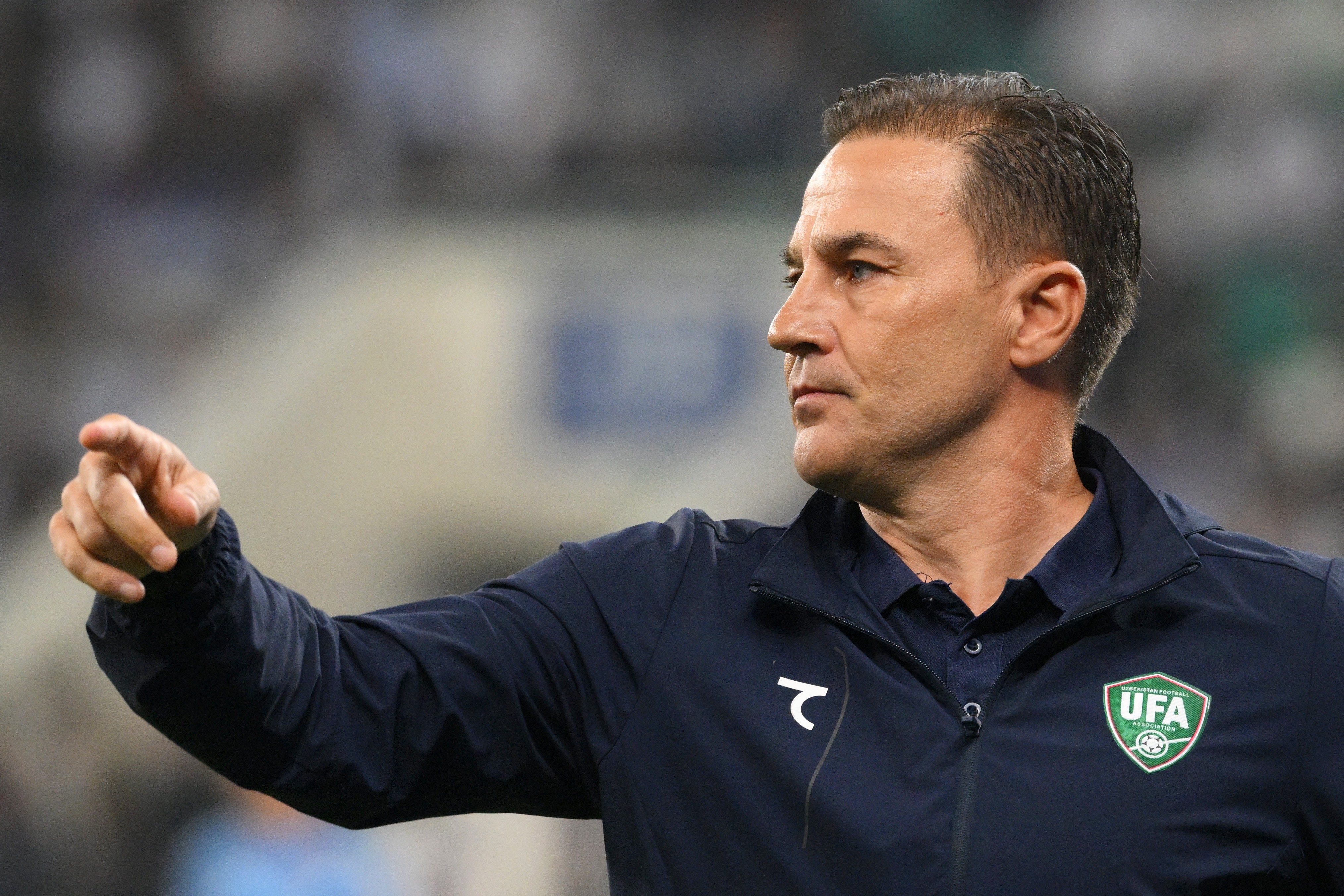 Técnico do Uzbequistão, Cannavaro ironiza revista 