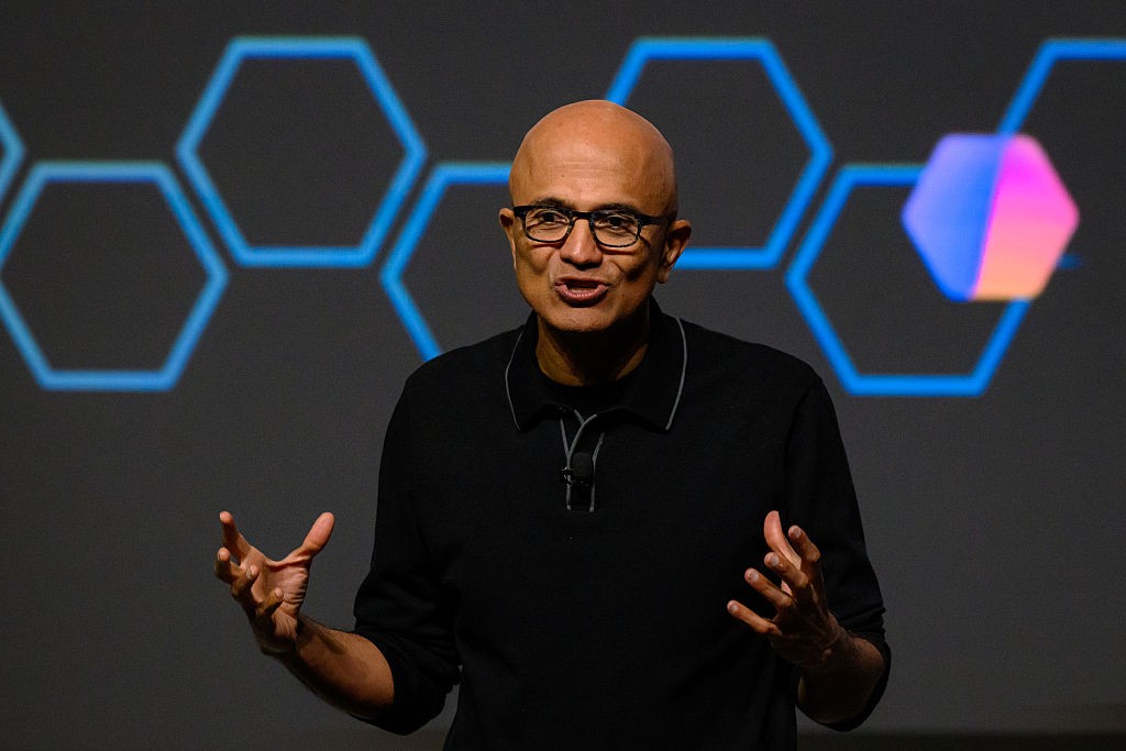 CEO da Microsoft critica monopólio das IAs e acende alerta para setor
