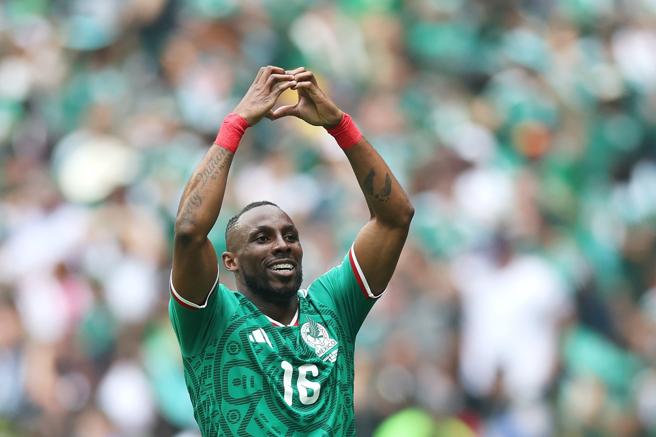 O colombiano que marcou o primeiro gol da Copa pel