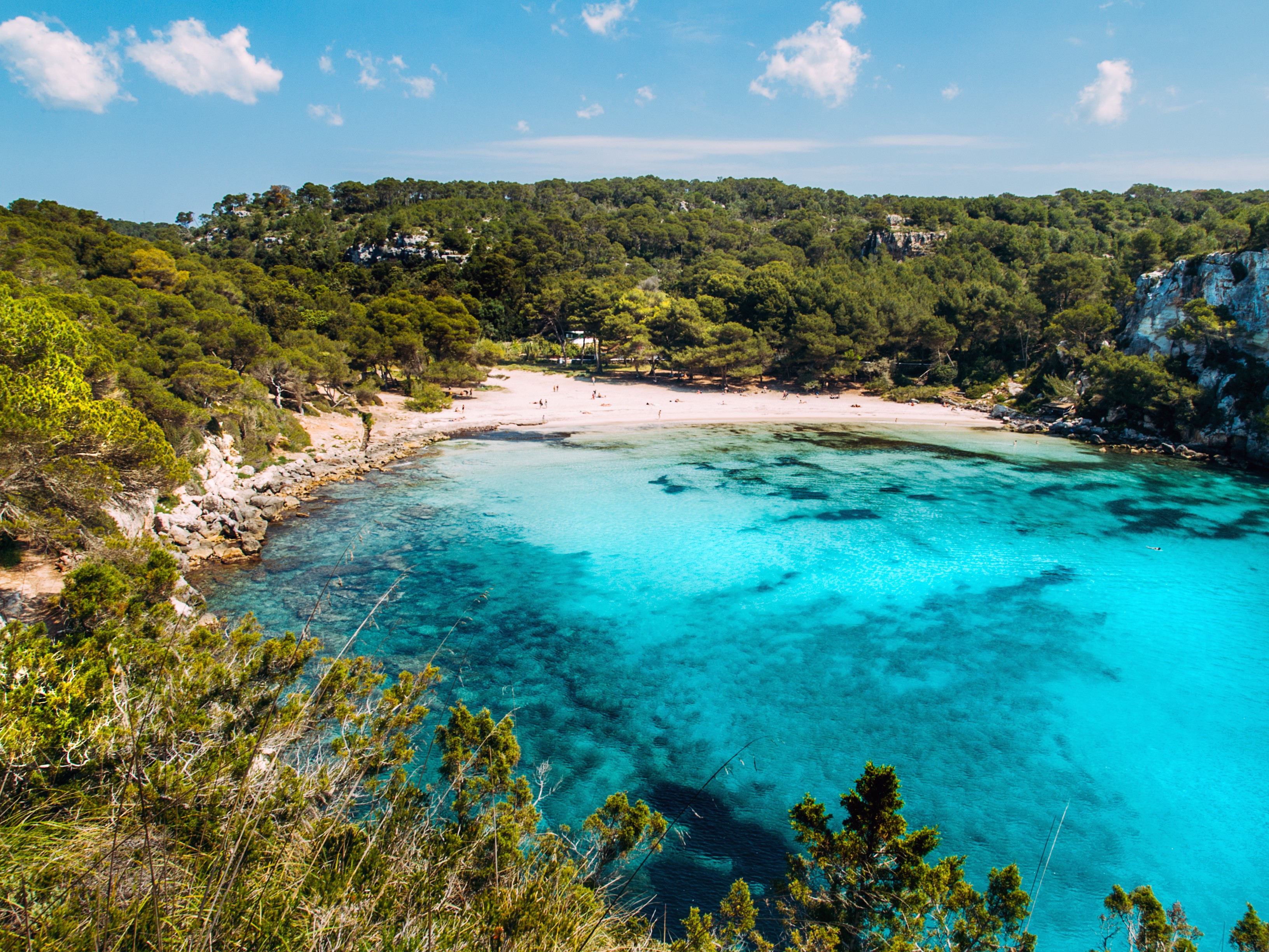 Menorca: menos badaladas do que as vizinhas Ibiza e Mallorca, é uma das joias do Mediterrâneo