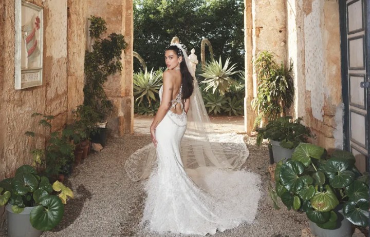 Dua Lipa de Chanel por Matthieu Blazy: uma entre várias propostas