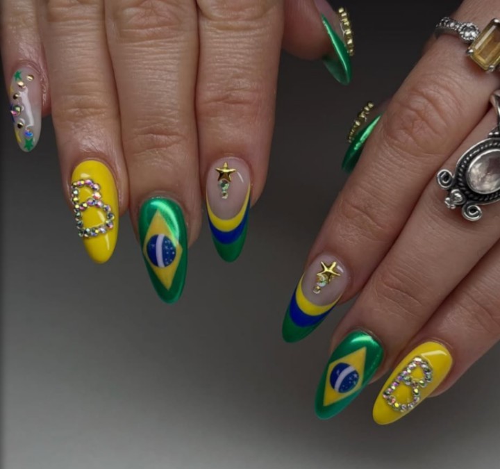Cores, brilhos, aplicações e tudo que tem direito