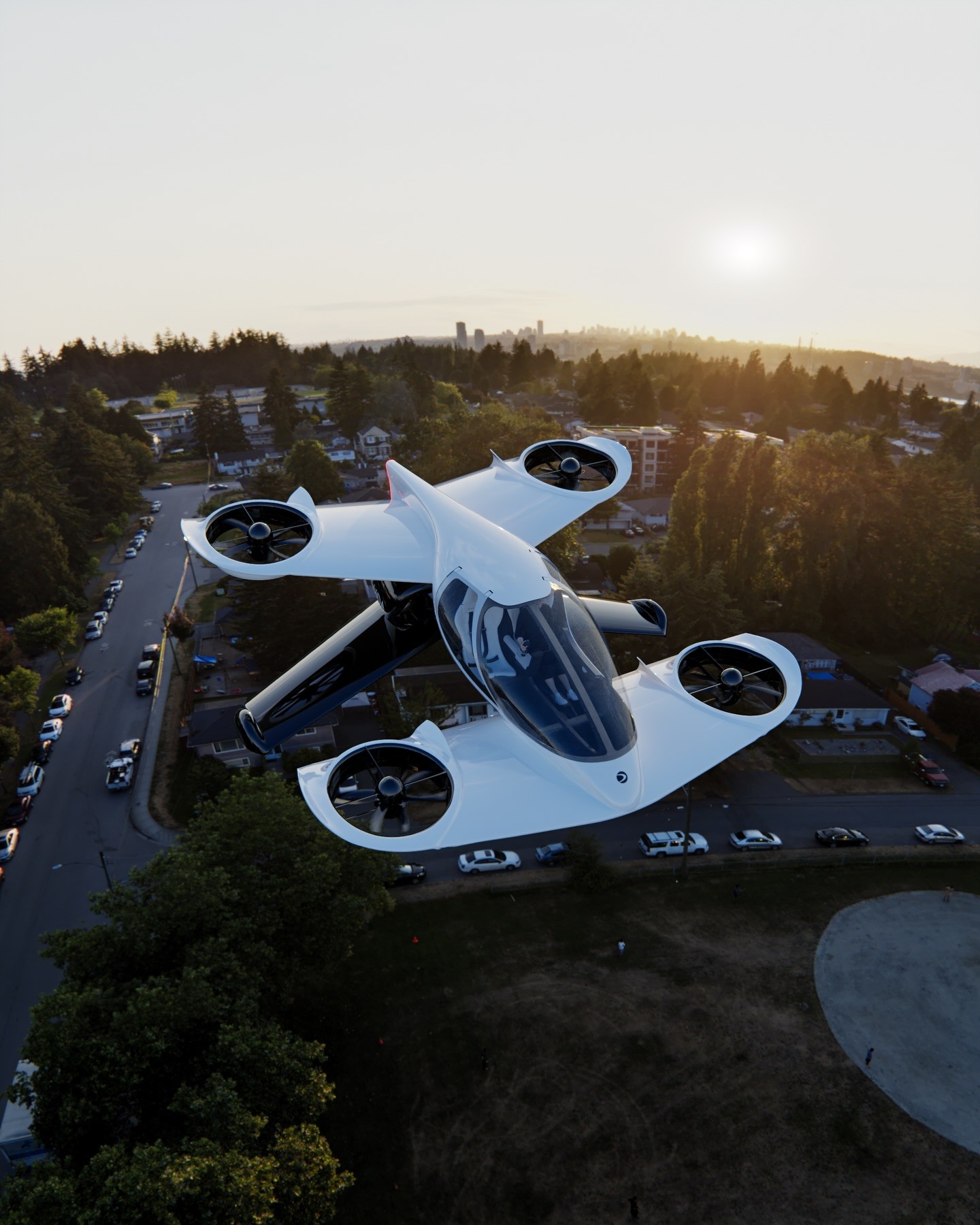 Aeronave branca futurista com quatro hélices em voo sobre uma área residencial arborizada, com o sol baixo no horizonte e um skyline de cidade ao fundo