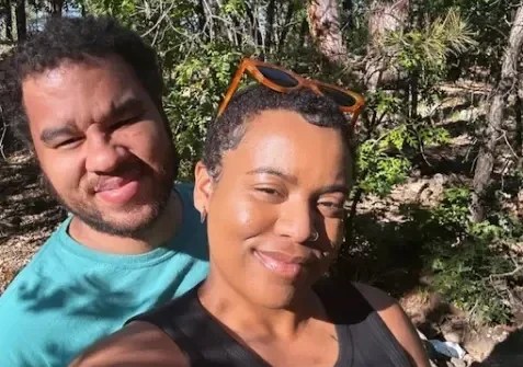 ‘Meu marido é monogâmico e eu não’, diz influencer em relação aberta
