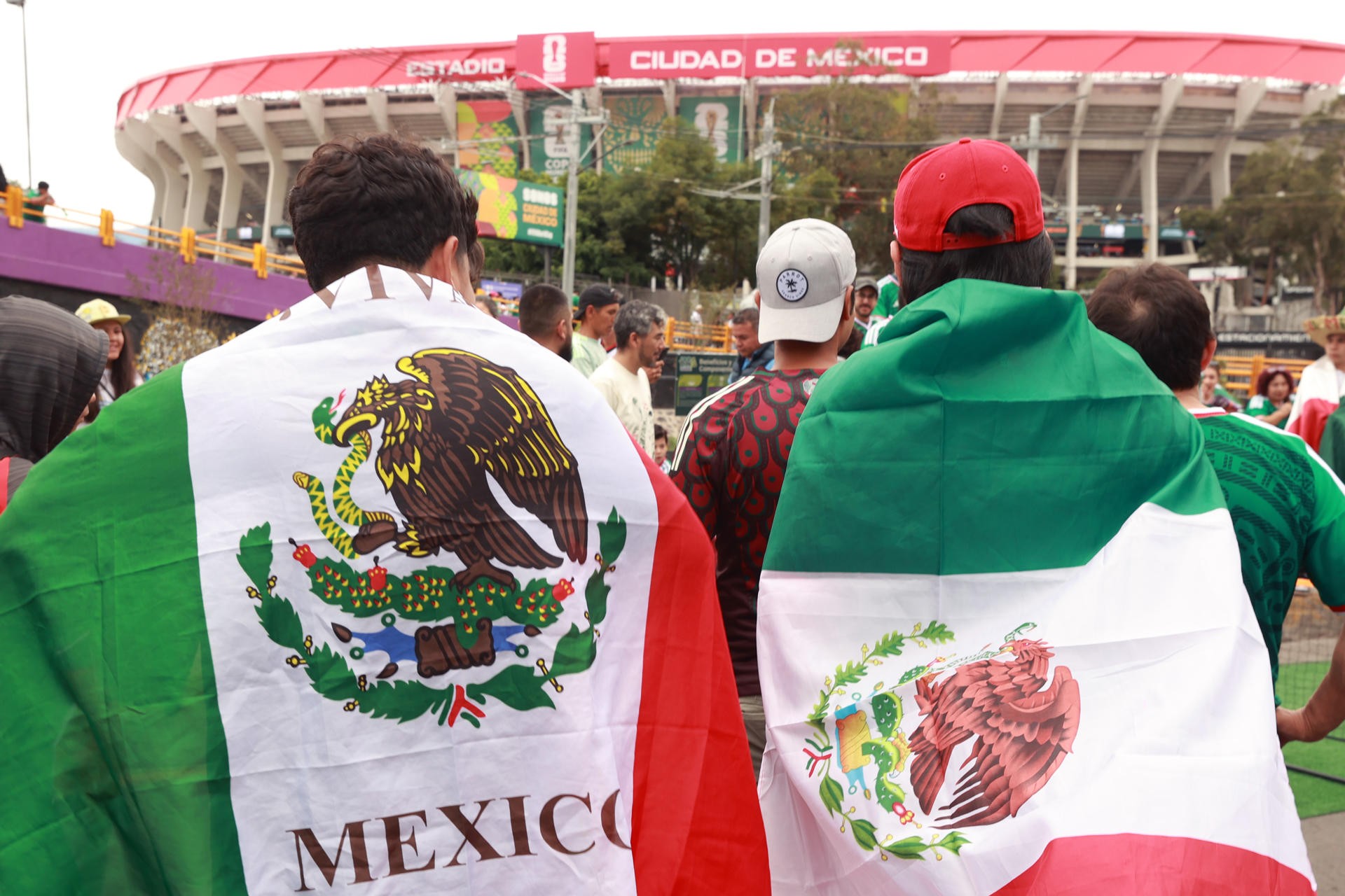 México prepara show de bandeiras para a partida contra a Inglaterra