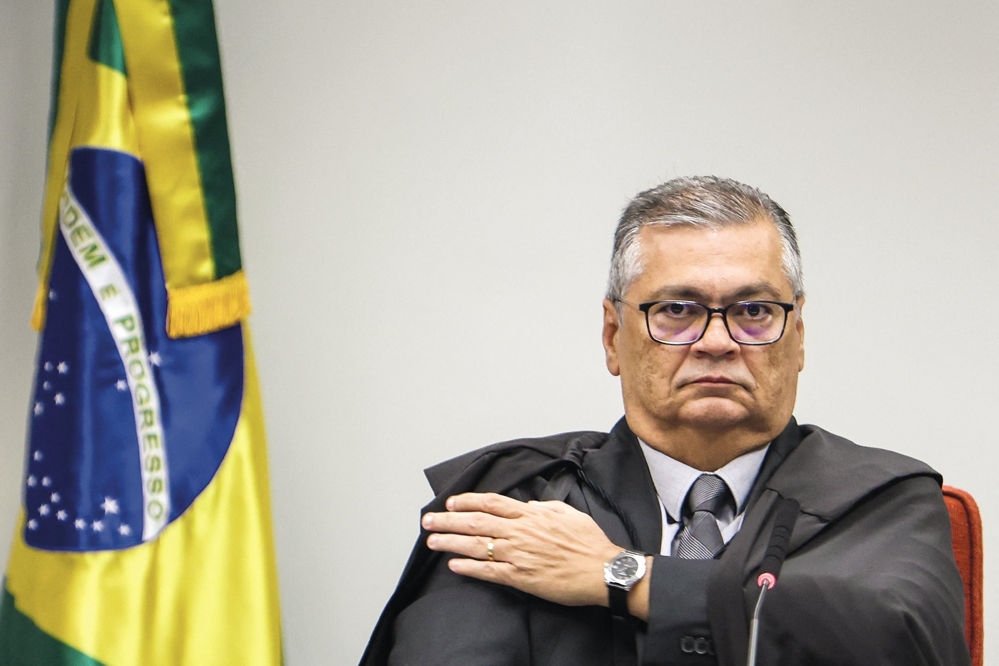 Dino manda para PF analisar respostas de Kassab e Valdemar sobre emendas