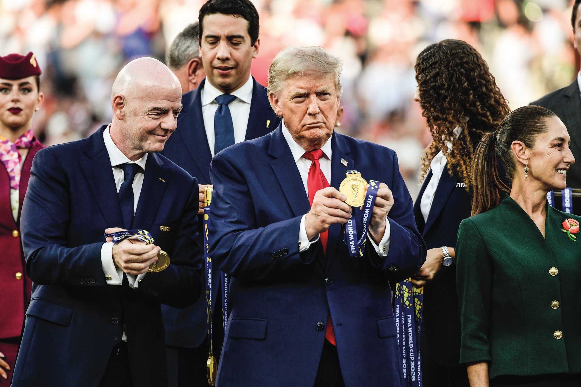 VAIAS - Trump com Infantino: tentativa frustrada de sair bem na foto da Copa