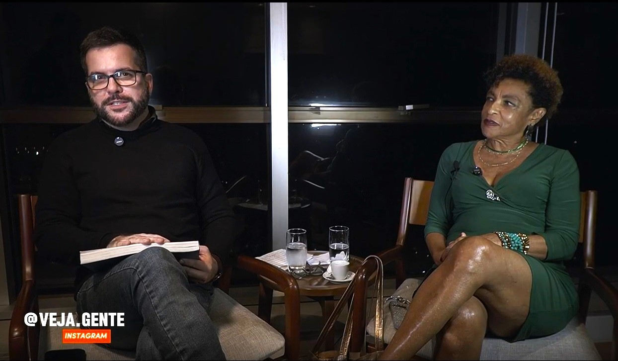 As provocações e inquietudes de Elisa Lucinda, sem medo de expor o que pensa