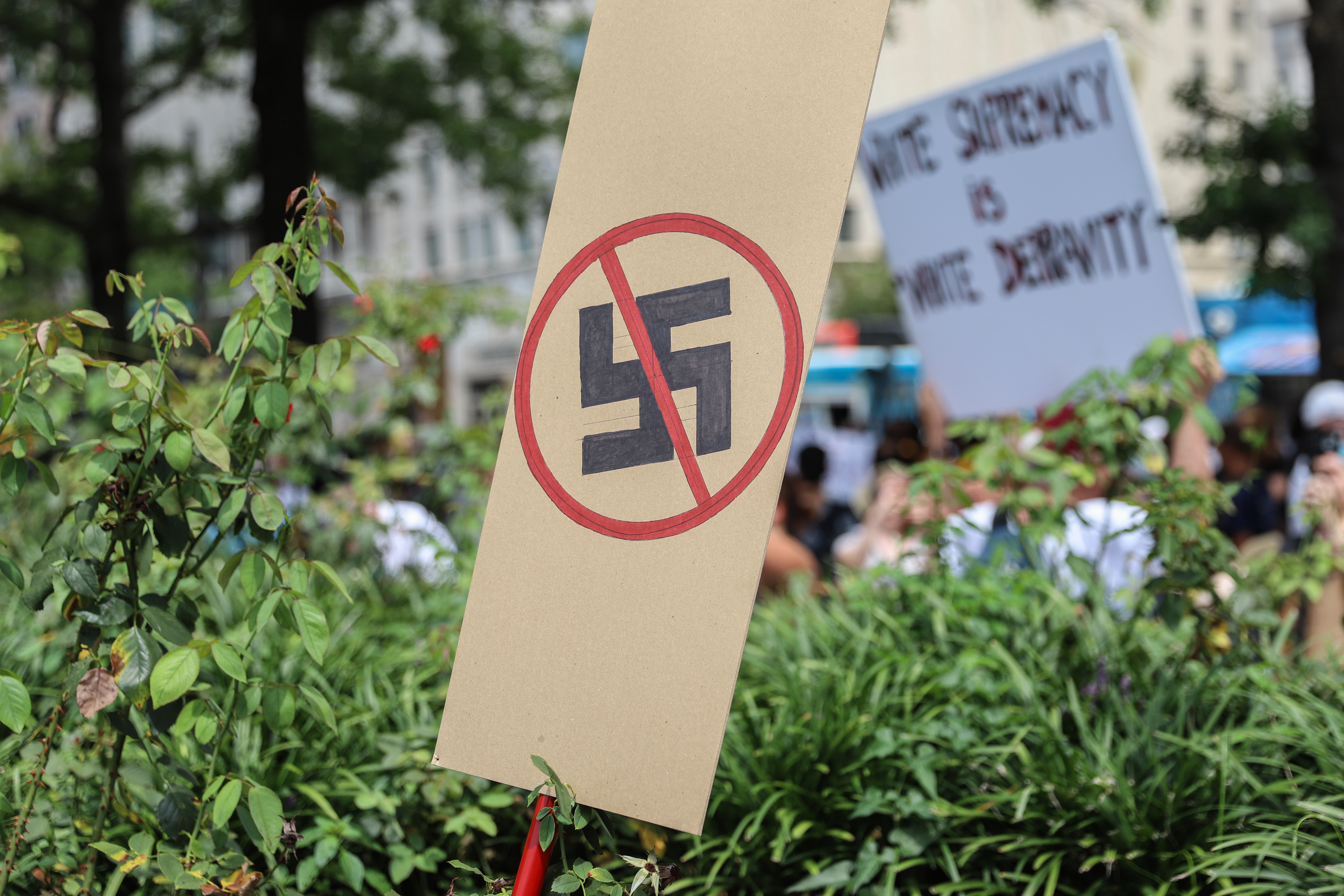 A nova decisão do MPF sobre leilões de itens nazistas no Rio