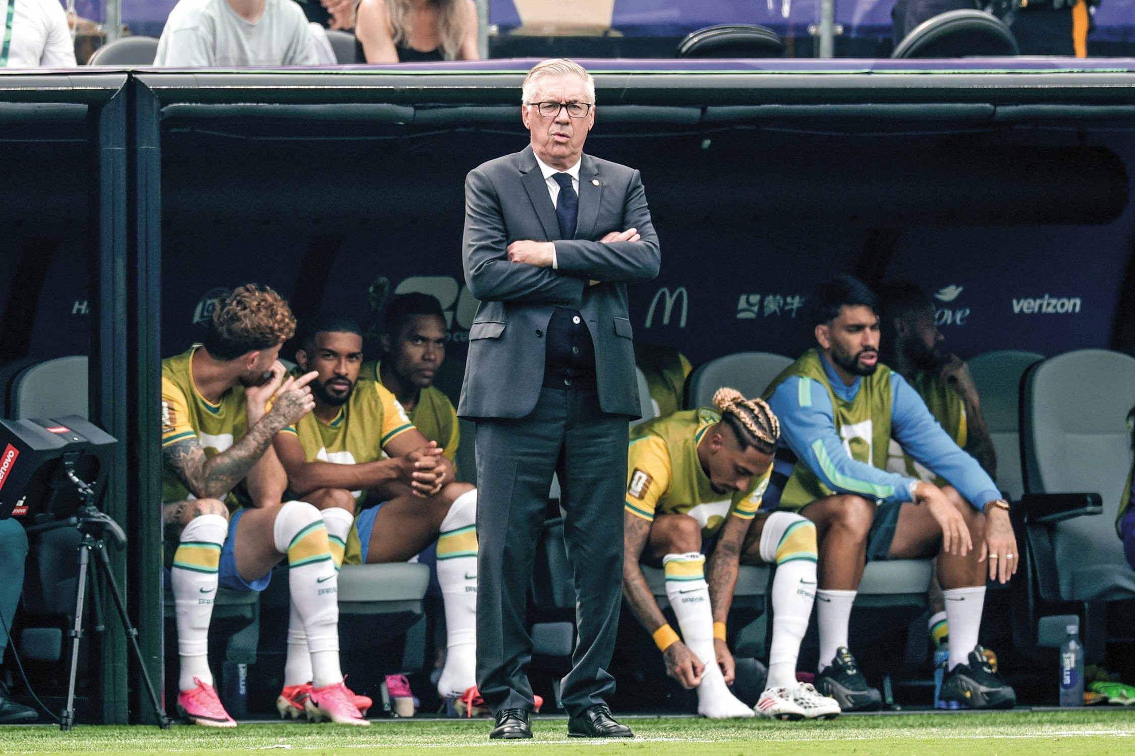 ILUS&Atilde;O -&ensp;Carlo Ancelotti, perdido no banco: &ldquo;&Eacute; o princ&iacute;pio de um novo ciclo&rdquo;