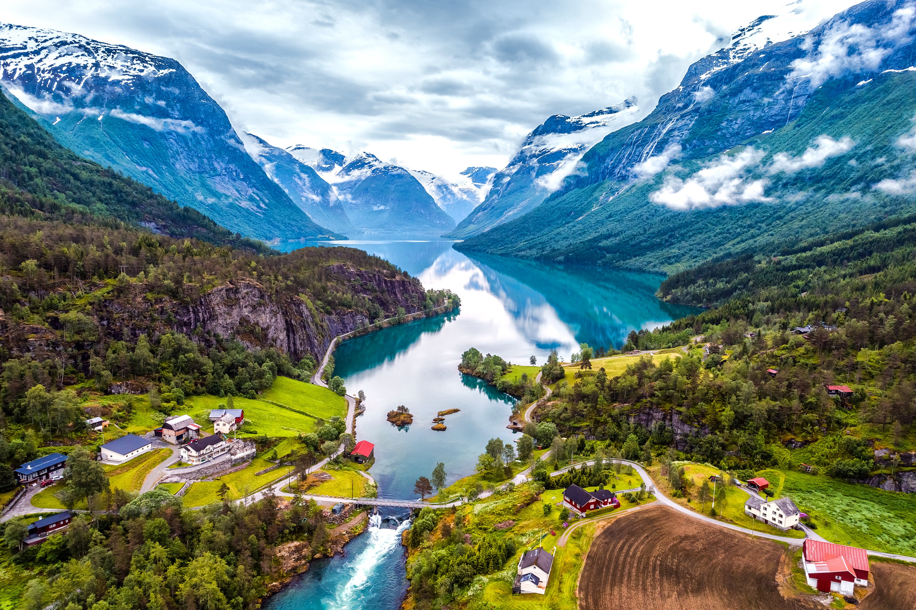 Cenários impactantes: a Noruega, no extremo norte da Europa, une uma natureza exuberante com cidades cosmopolitas e alta qualidade de vida
