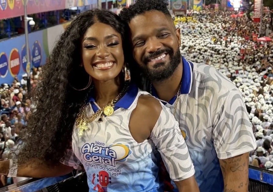 Pedido de desculpa e desabafo ao vivo: os detalhes do término de Erika Januza e Arlindinho - QTU Questões do Universo