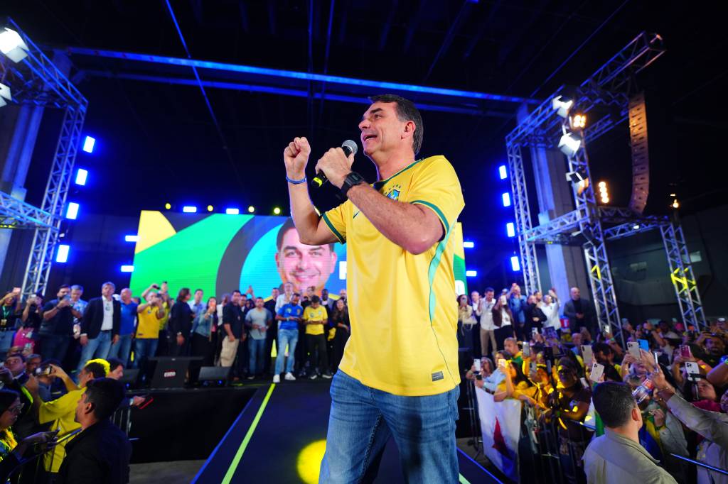 PL volta a atacar no TSE pesquisa eleitoral que mostra Flávio Bolsonaro em desvantagem
