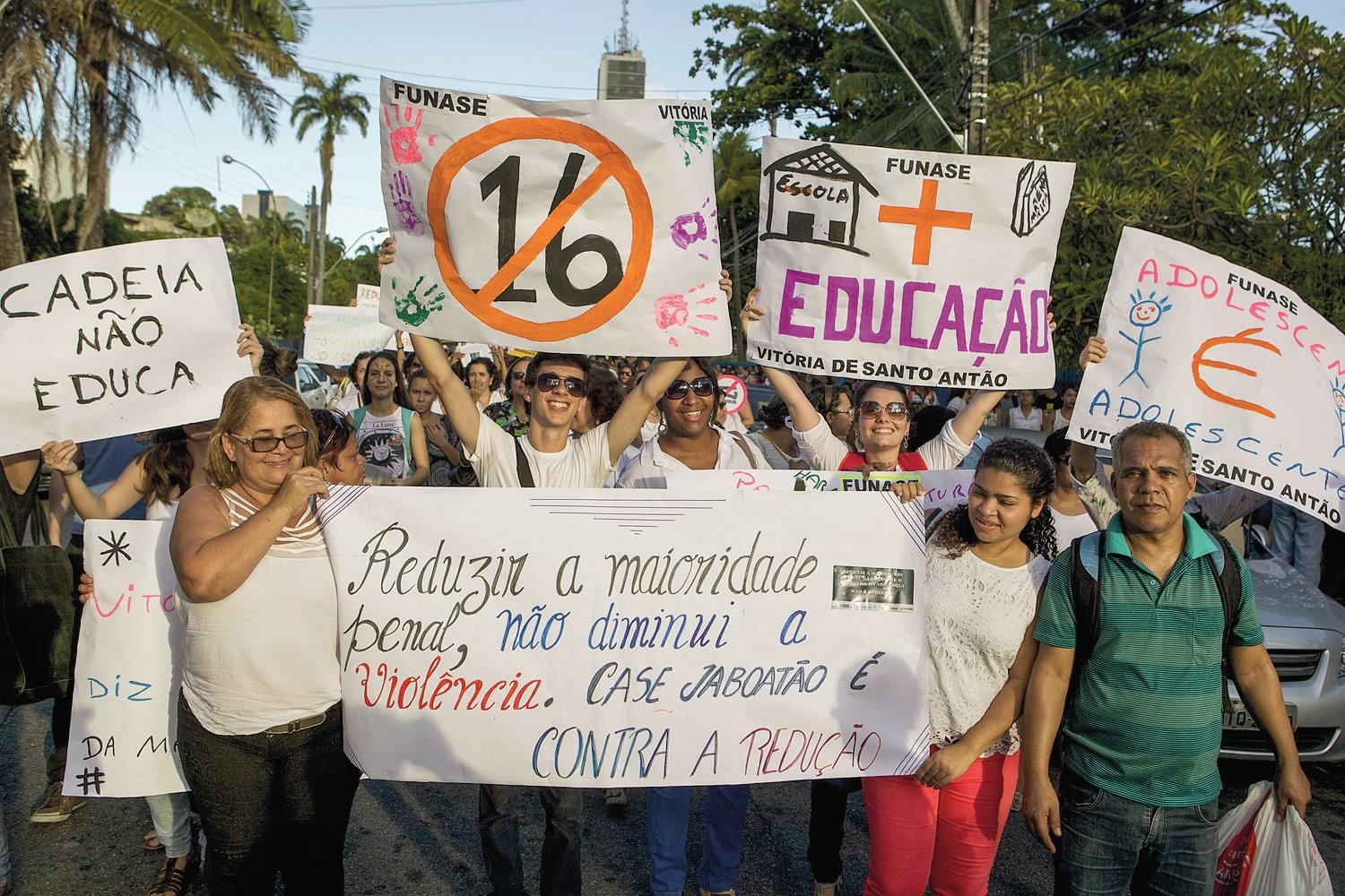 OPOSI&Ccedil;&Atilde;O -&ensp;Ato critica mudan&ccedil;a na lei: por mais escolas e menos cadeias