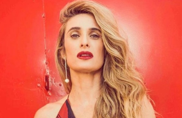 Ex-apresentadora do SporTV afirma que beleza atrapalhou sua carreira na TV