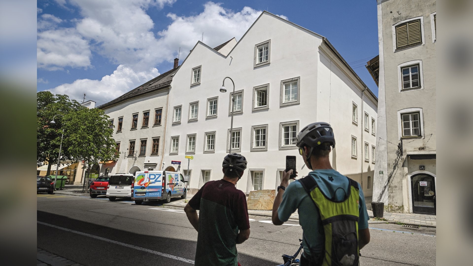 REFORMA - O lugar em Braunau am Inn: 20 milhões de euros investidos para afastar extremistas fanáticos