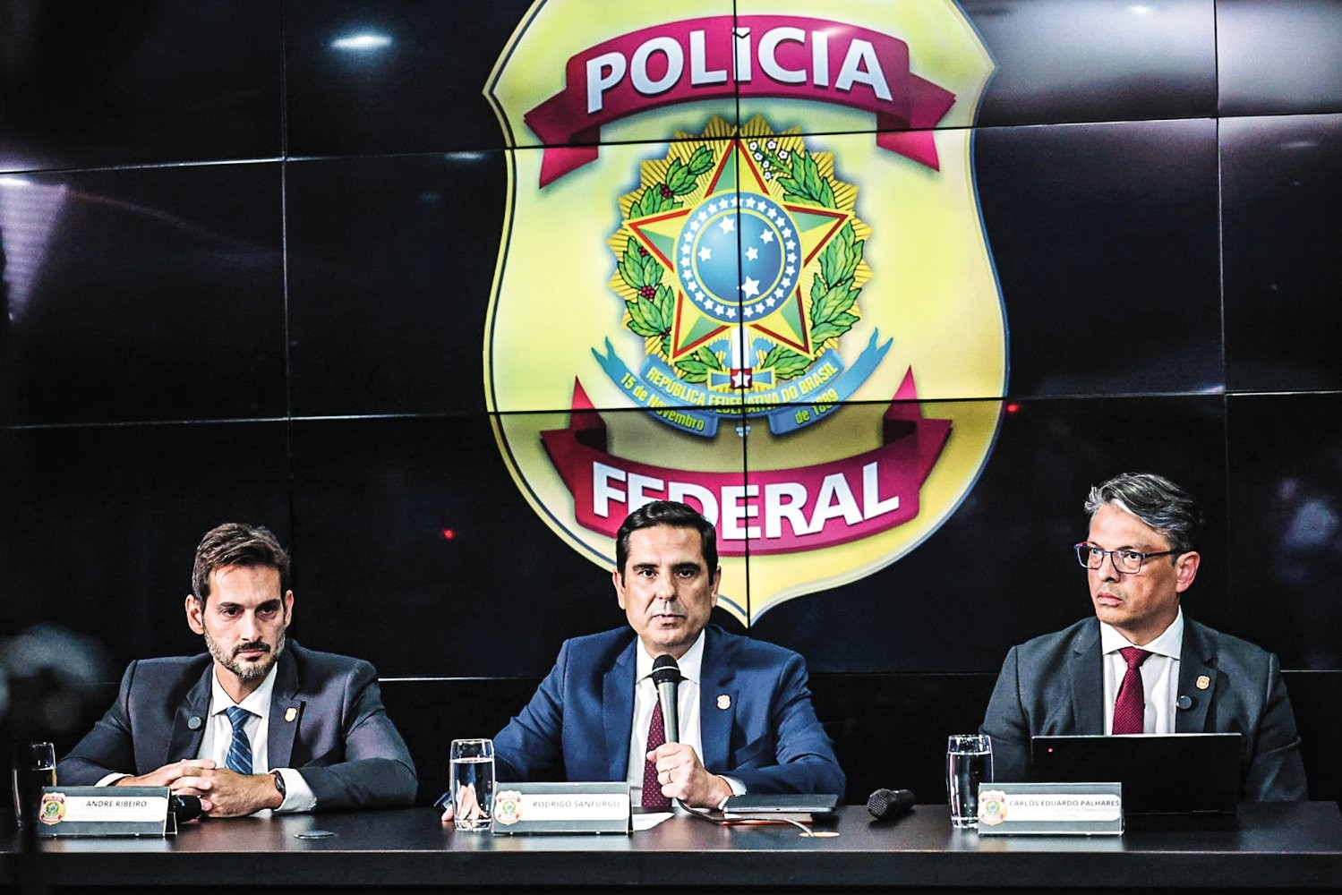INVESTIGA&Ccedil;&Atilde;O -&ensp;PF divulga relat&oacute;rio: dezesseis pessoas foram indiciadas