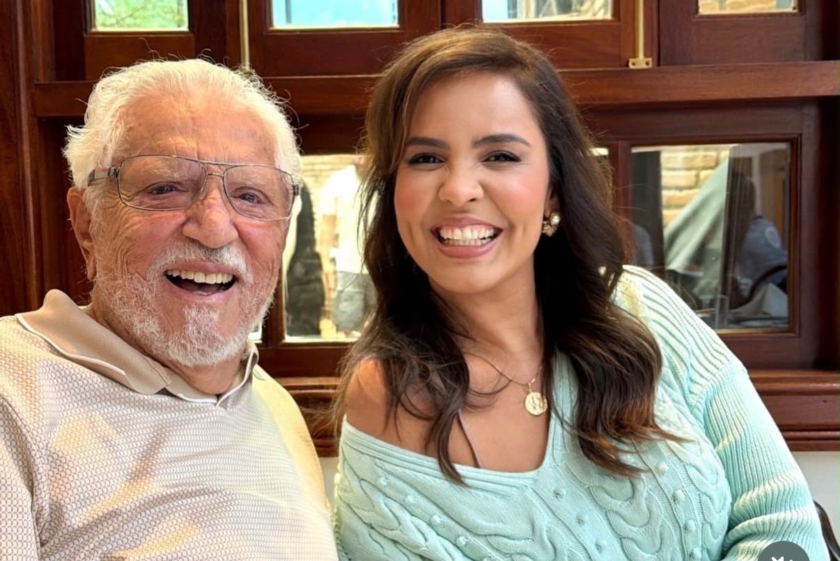 Carlos Alberto de Nóbrega se declara para esposa 40 anos mais nova: ‘o amor não precisa ser explicado’ - QTU Questões do Universo