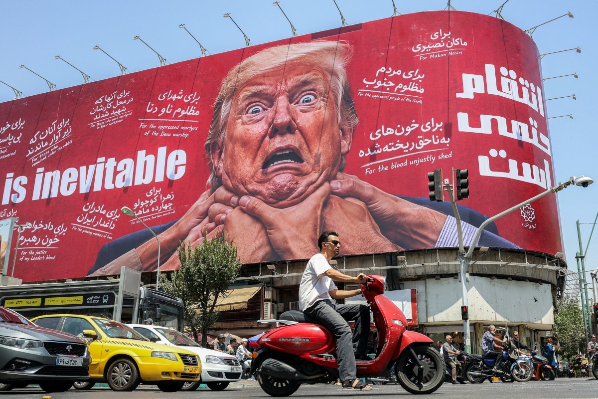 outdoor que promete vingança contra o presidente dos EUA, Donald Trump