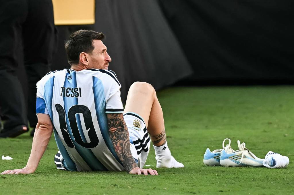 O que Messi disse sobre seu futuro no futebol em carta de despedida ao pai