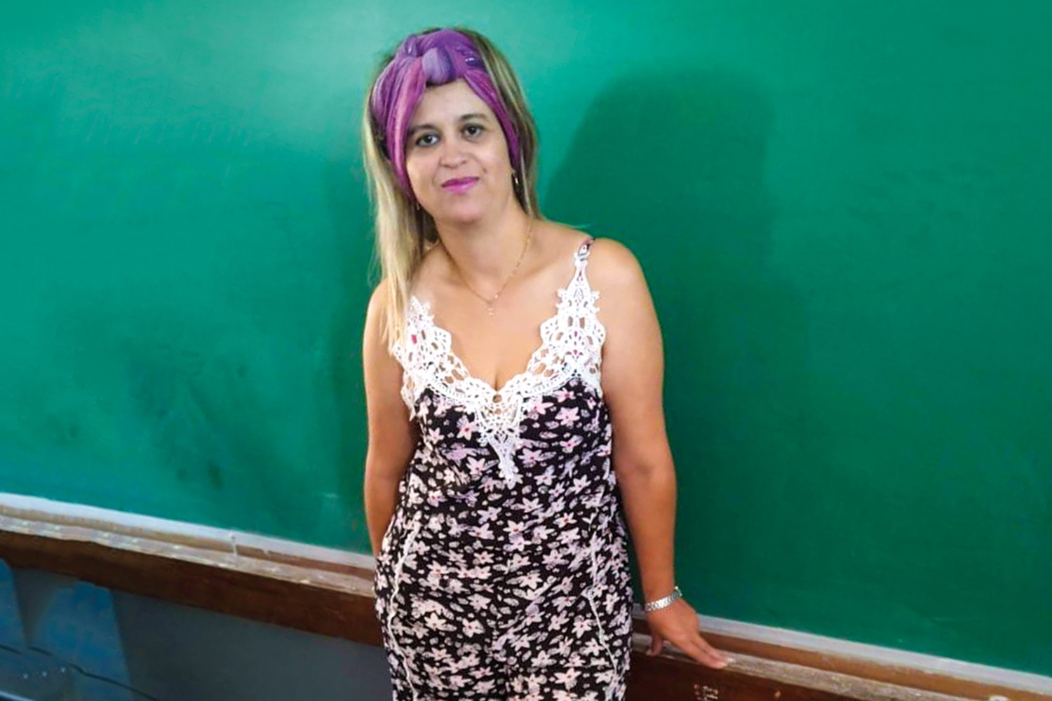 “TENHO MUITO MEDO” - Com três décadas de docência, Gabriele Melko, 50, foi alvo da fúria de uma adolescente que não aceitou um “não” em um colégio público de Curitiba. Levou socos e ficou com o rosto todo inchado. “Voltei ao trabalho, mas temo que possa acontecer de novo”, diz.