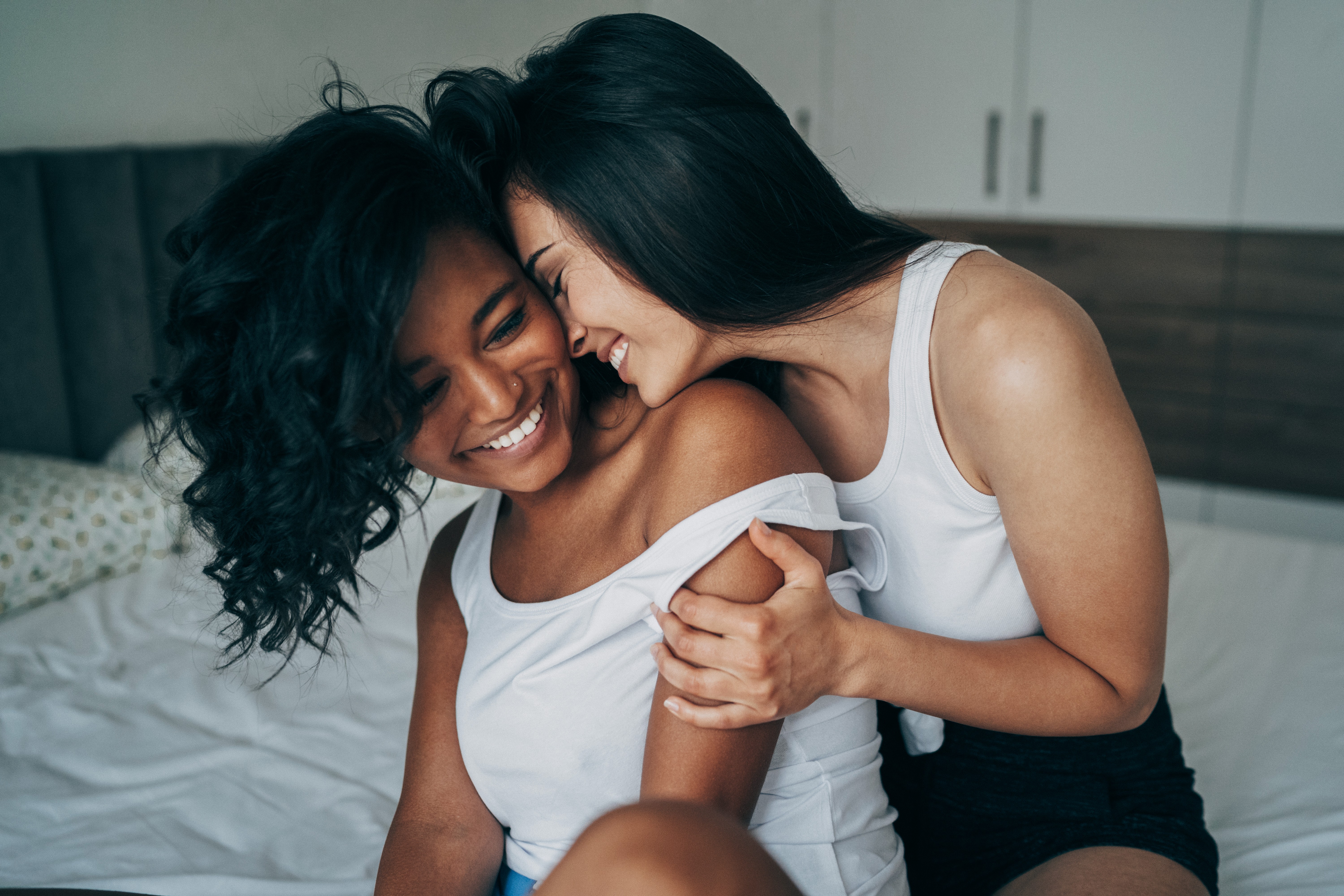 O que quase ninguém fala sobre sexo entre mulheres, segundo pesquisa da USP - QTU Questões do Universo