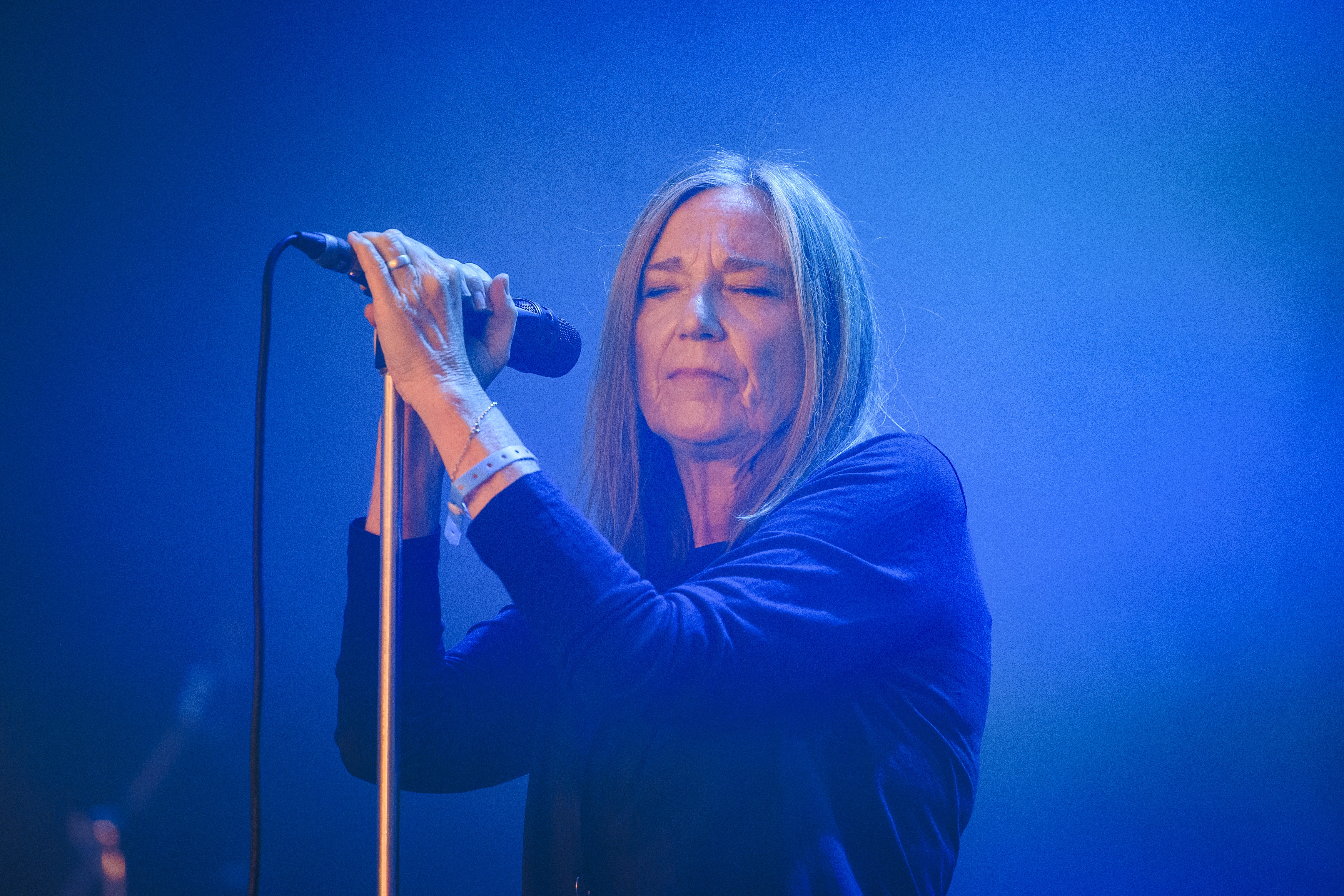 Beth Gibbons, vocalista do Portishead, é primeiro nome confirmado do C6 Fest 2027 - QTU Questões do Universo