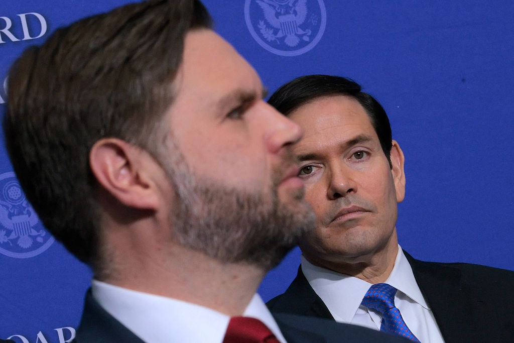 ‘Precisamos eleger J.D. Vance’, diz Trump em meio à disputa sucessória entre seu vice e Rubio - QTU Questões do Universo